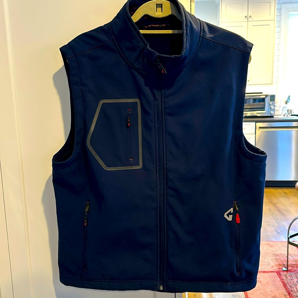 Gerbing Gyde Navy Men’s Heated Vest size Large
No Batteries included